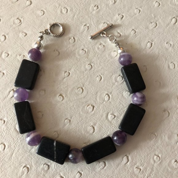 NEW Genuine Amethyst & Bloodstone gemstone bracelet New!! - Picture 1 of 3